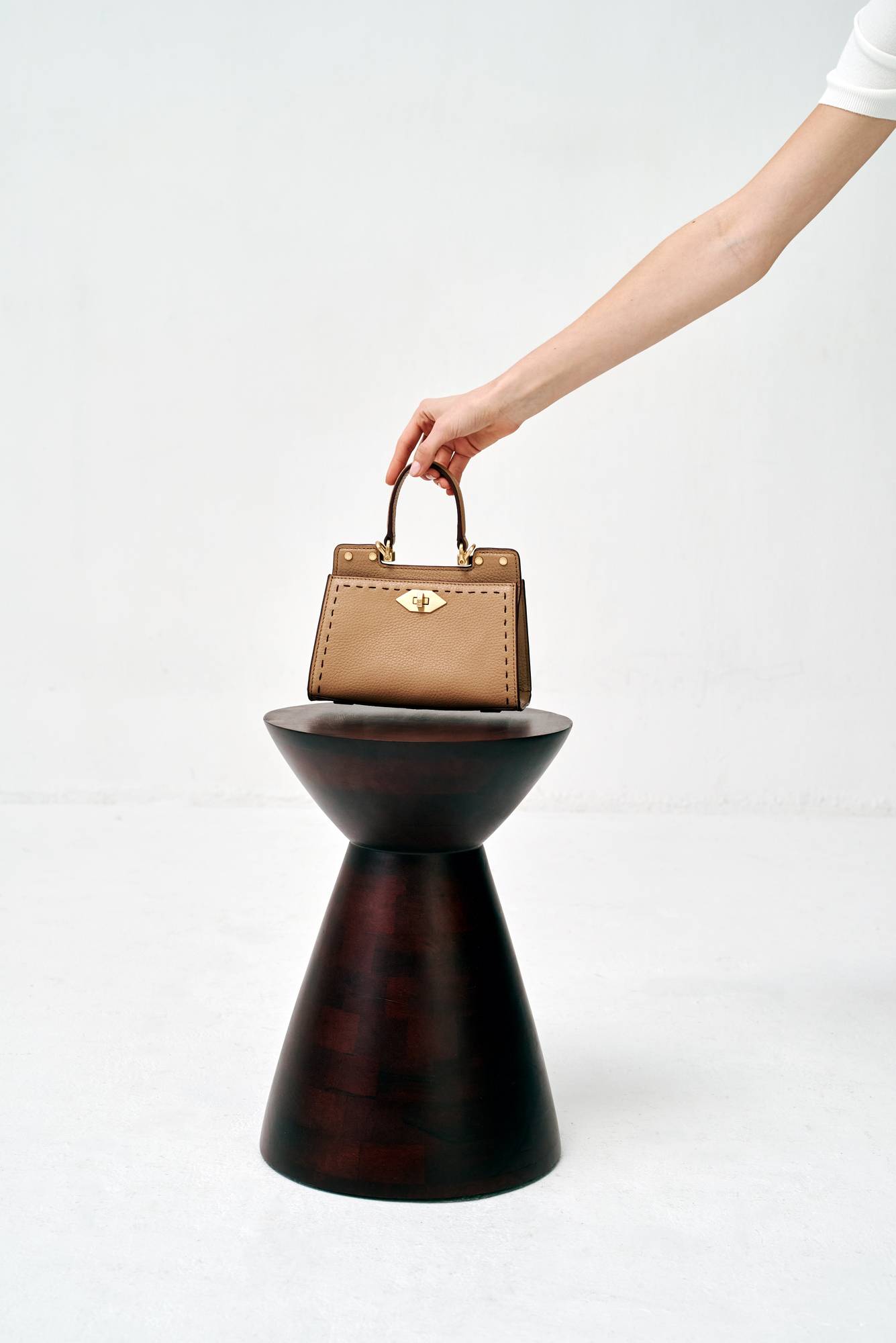 POURCHET BLOSSOM ナノ ハンドバック Blossom - Nano burgundy